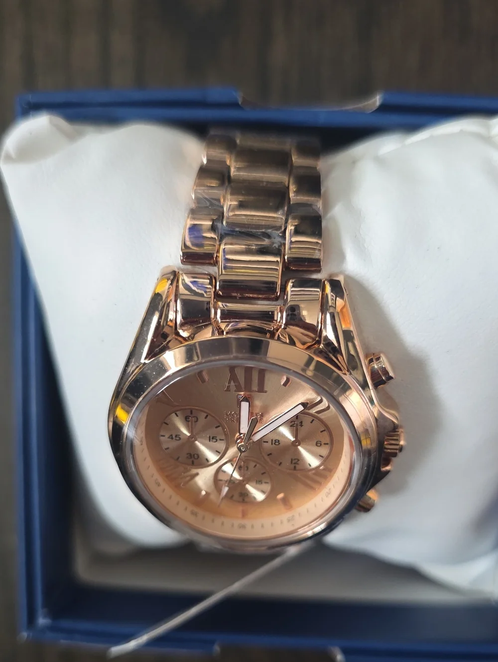 69. Montres Prestige X Invicta women's Rose Gold watch